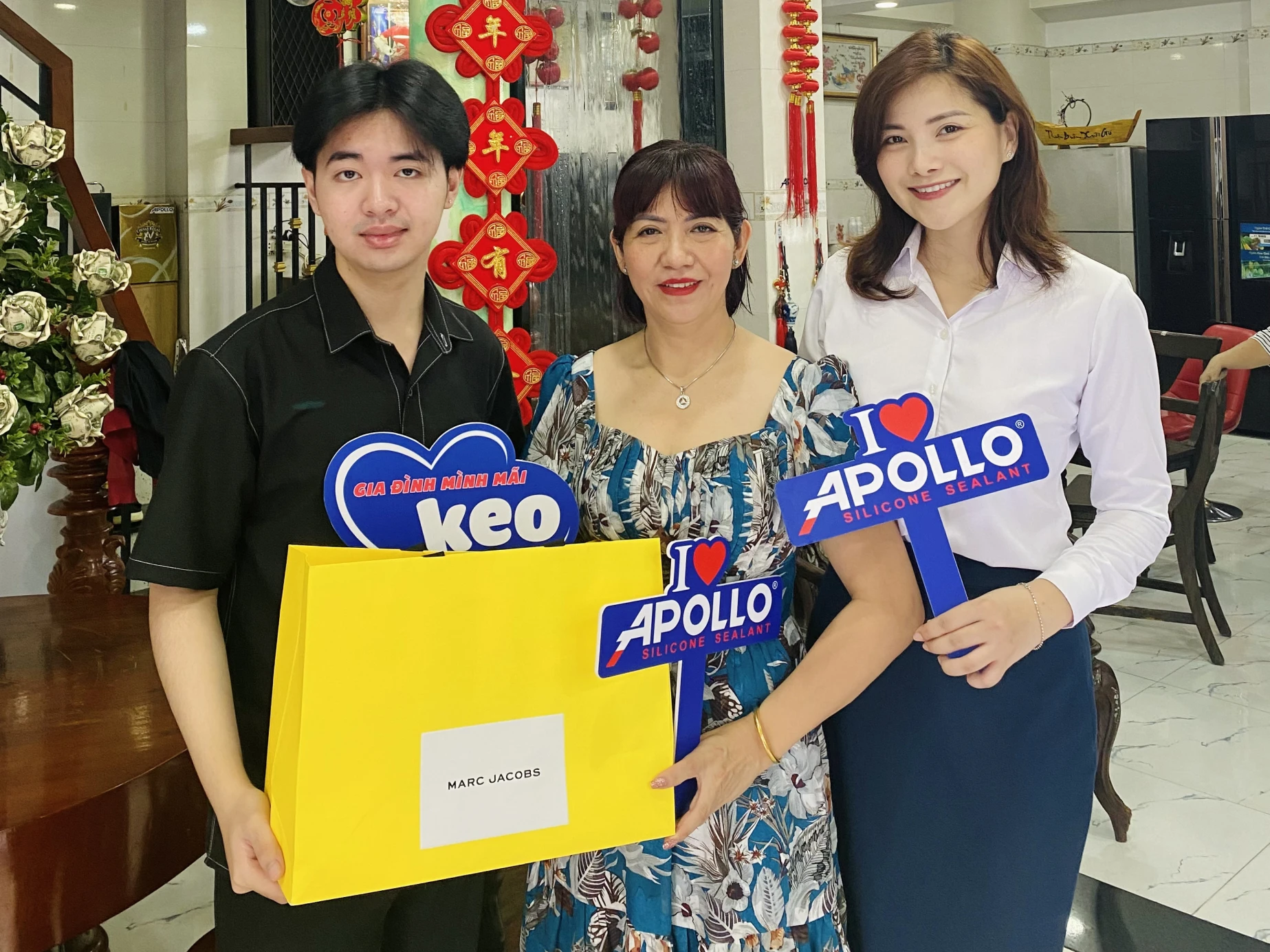 https://static.quochuyanhcorp.vn/11563/Ngày của Mẹ 2023/2.jpg