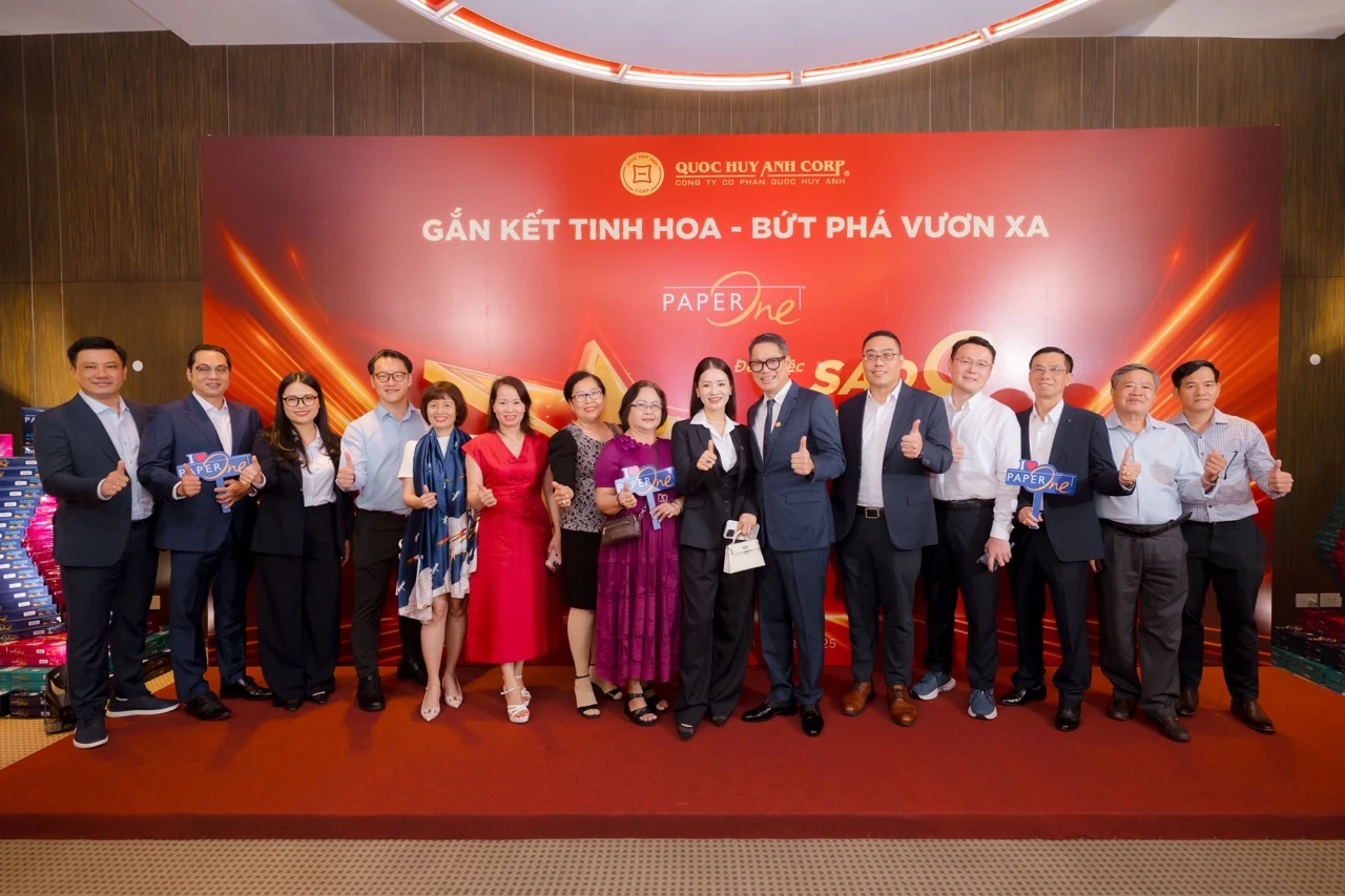 https://static.quochuyanhcorp.vn/22368/2025/Tiệc giấy QHA/Bài highlight/MAP_9379 Large.jpeg