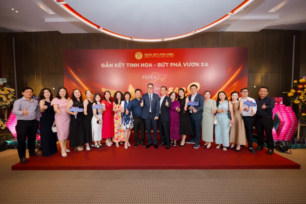 https://static.quochuyanhcorp.vn/22389/2025/Tiệc giấy QHA/21.8/MAP_9185 Large.jpeg