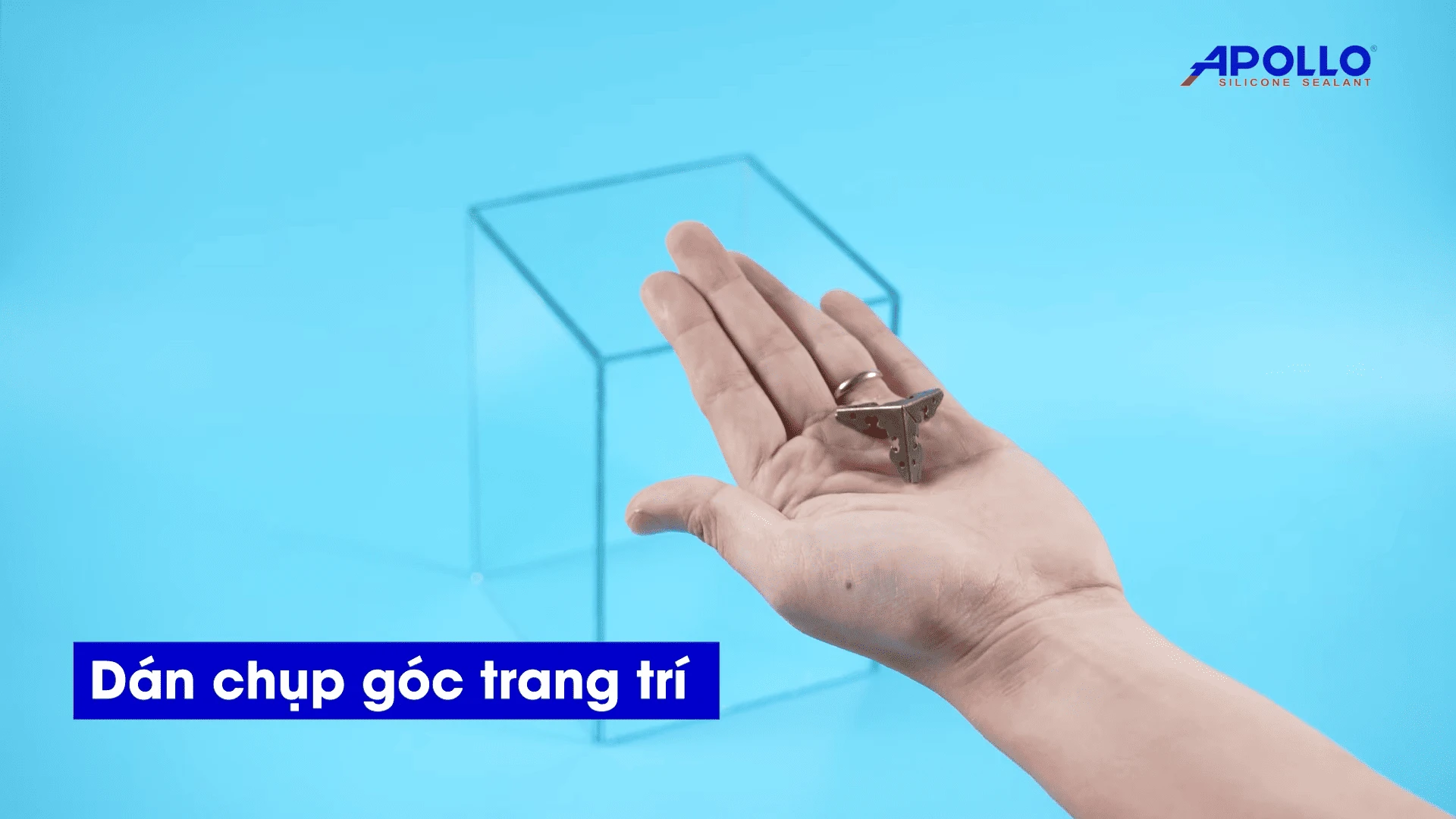 dán chụp góc trang trí bằng keo apollo bond