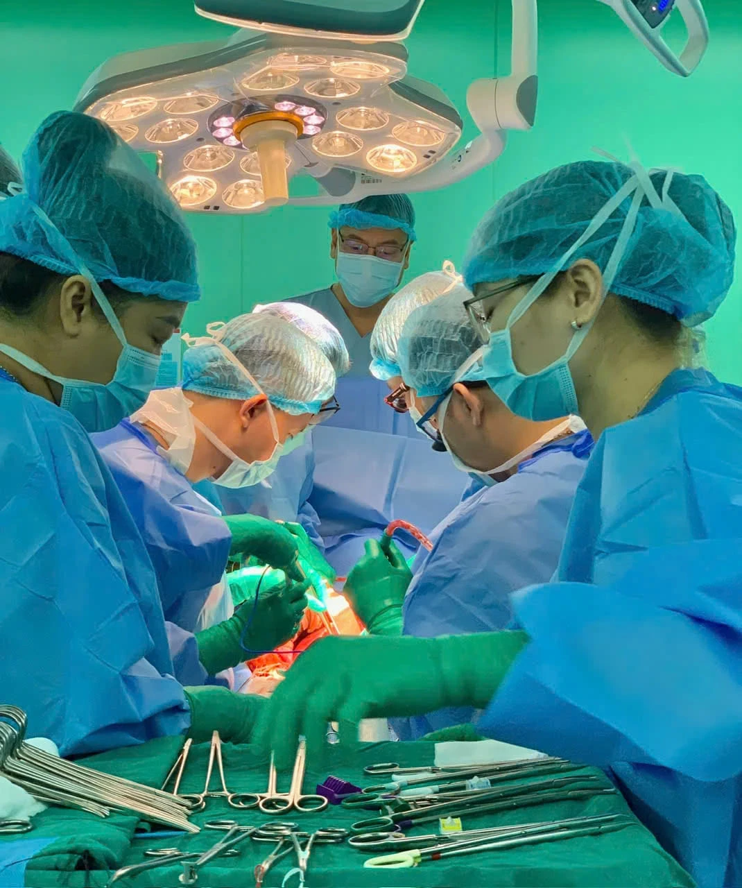 Apollo Care bảo trợ chi phí hồi sức tạng cho hai ca ghép tạng