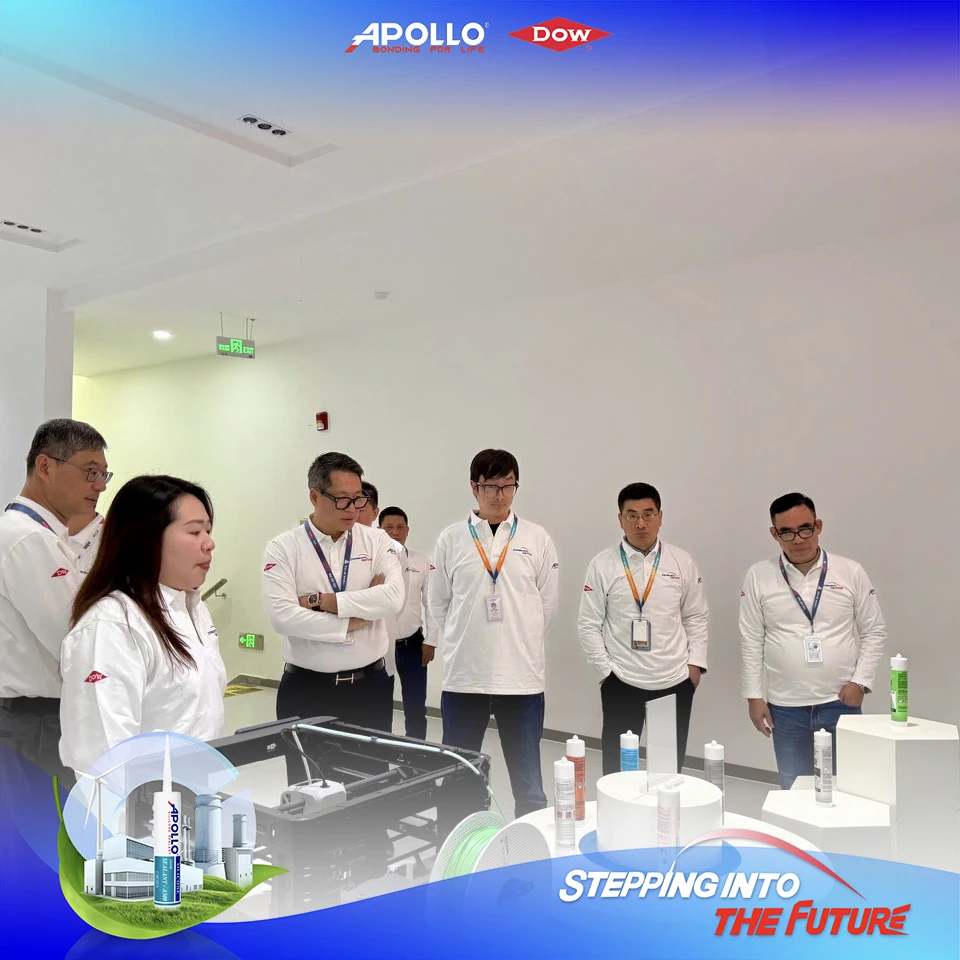 Đoàn Apollo Silicone tham quan khu trưng bày công nghệ tại Nhà máy Dow Chemical