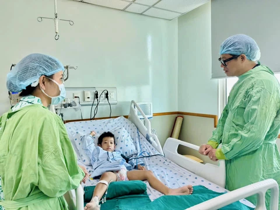 Ca ghép gan đầu tiên trong dự án bảo trợ mổ tim và ghép gan cho bệnh nhi có hoàn cảnh khó khăn