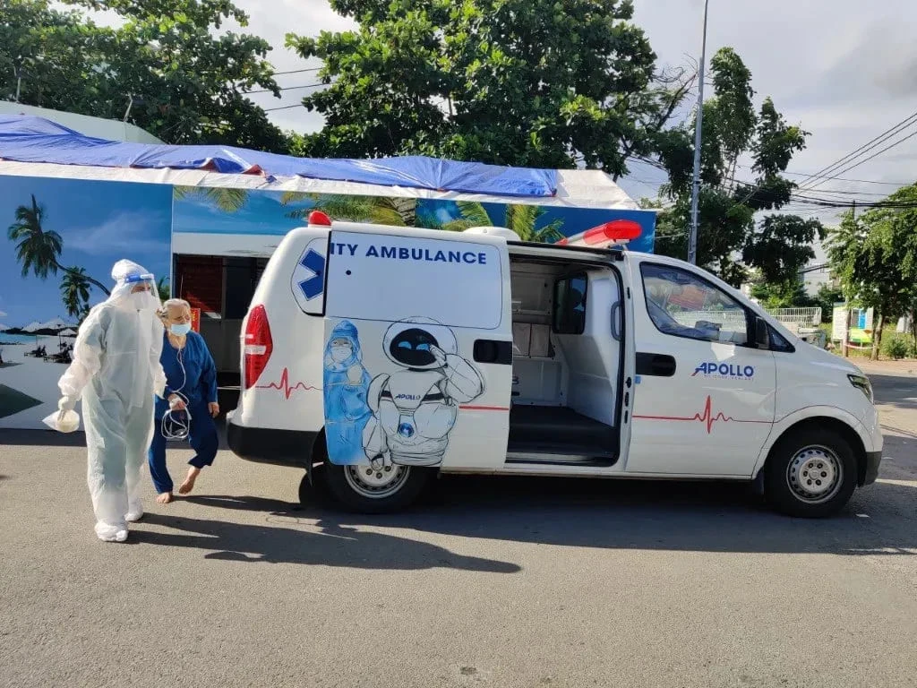 Đội xe cứu thương Apollo Care hoạt động liên tục 60 ngày giữa tâm dịch