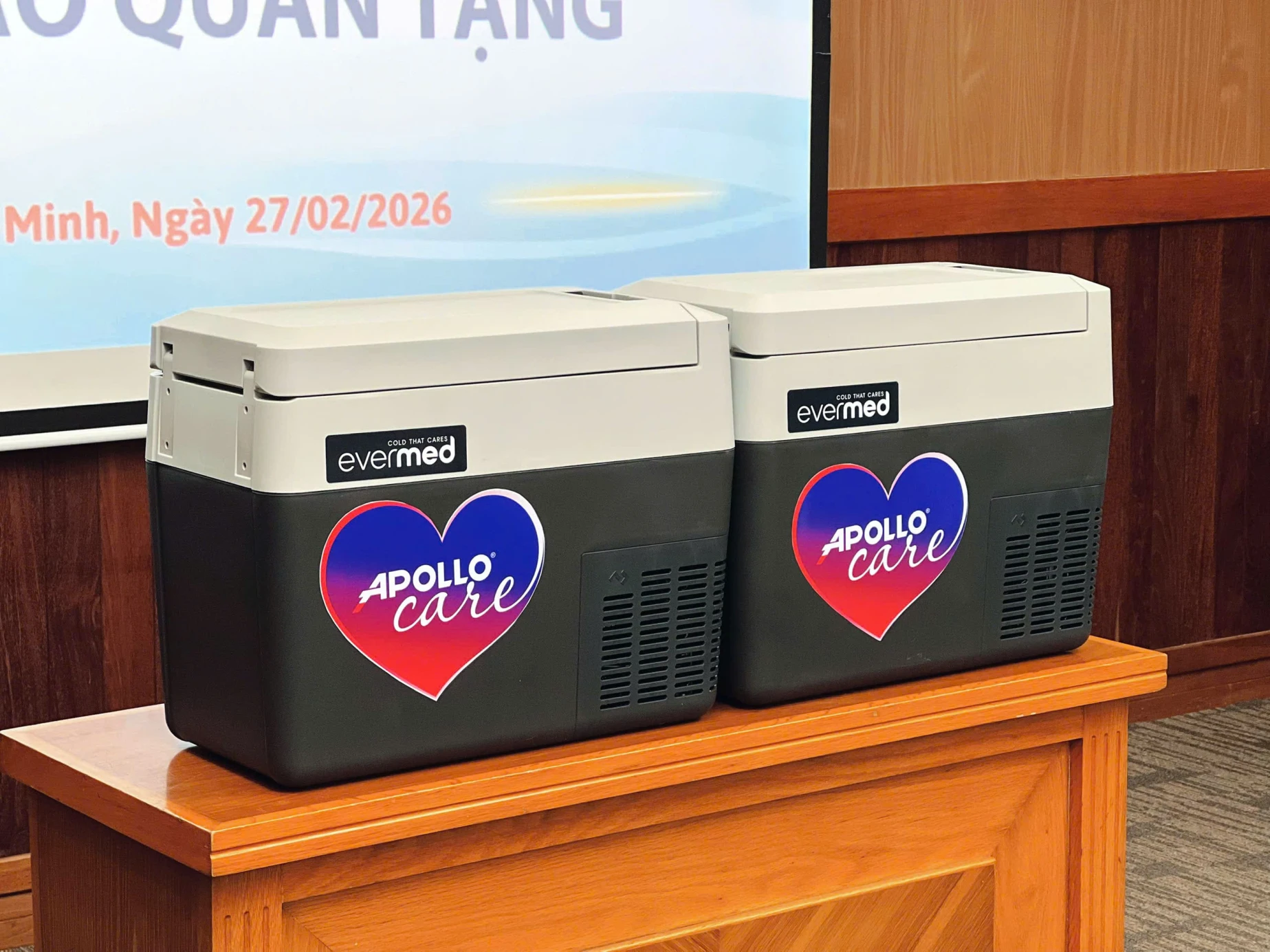 02 thùng bảo quản tạng đạt chuẩn y tế, hỗ trợ bảo quản và vận chuyển tạng hiến an toàn trước khi ghép