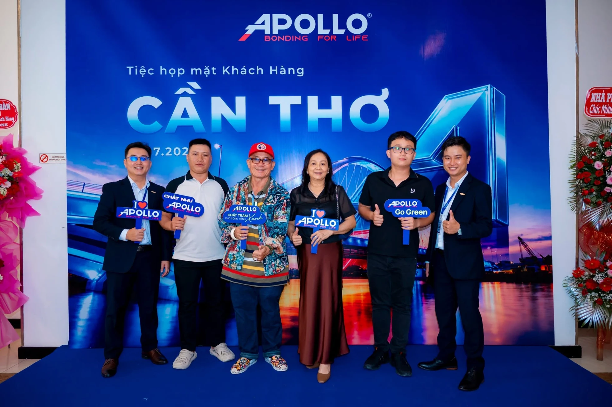 Hình ảnh đội ngũ Apollo Silicone và Quý Khách hàng tại Tiệc tri ân Khách Hàng Cần Thơ 2026