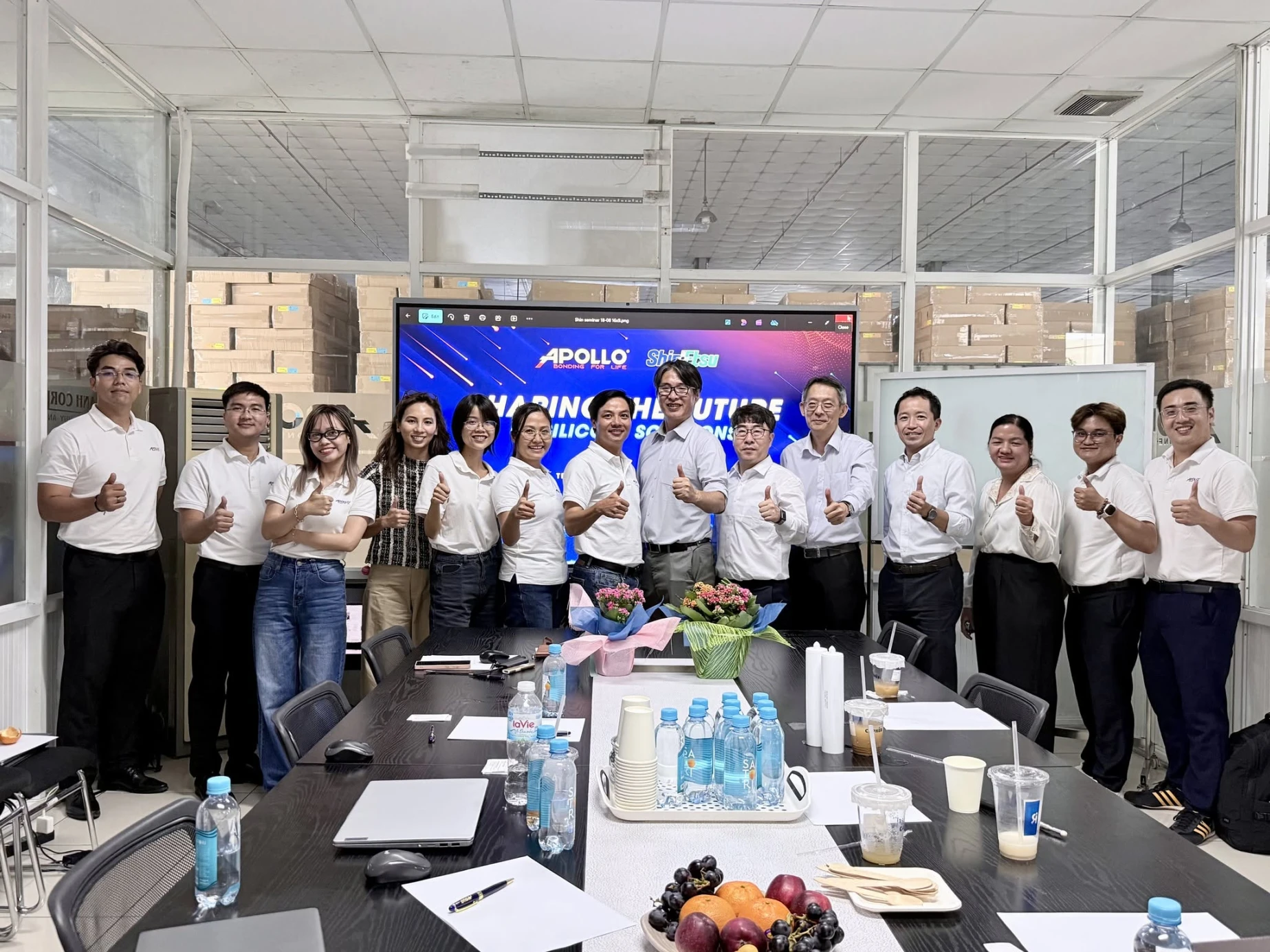 Đội ngũ Apollo Silicone và các chuyên gia Shin Etsu có mặt tại nhà máy Apollo Silicone tham dự hội thảo “Shaping The Future of Silicone Solutions”