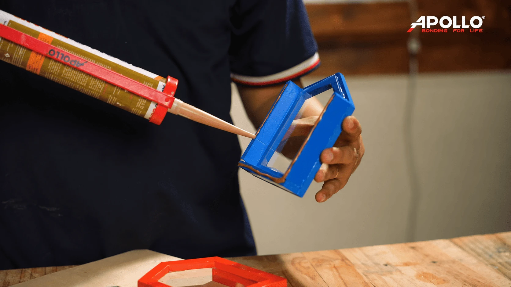 Keo dán đa năng Apollo Bond bám dính siêu chắc, chịu lực cực tốt, phù hợp cho nhiều hạng mục DIY, sửa chữa trong nhà