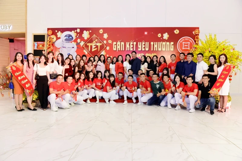 Year end party 2018: Tet – loving connected