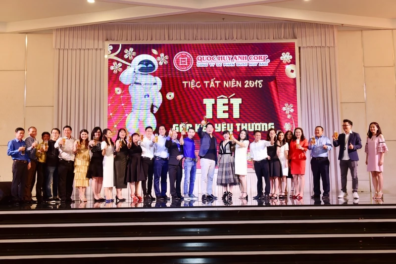 Year end party 2018: Tet – loving connected